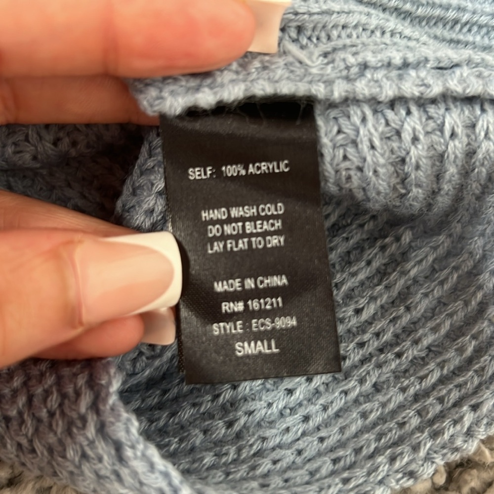 Sweater - Picture 3 of 4